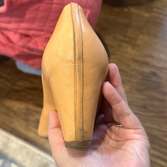CHRISTIAN LOUBOUTIN Peach Colored Wedge - Picture 7 of 9
